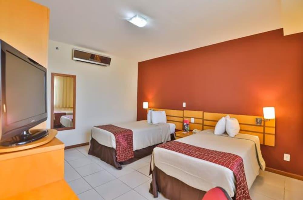 Vitoria Praia Hotel Экстерьер фото